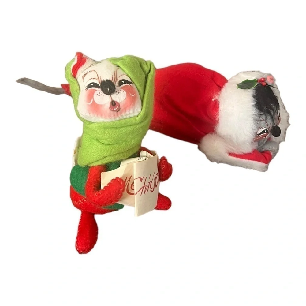 ANNALEE Vintage 1971 Caroling Mouse & Mouse In Santa Hat